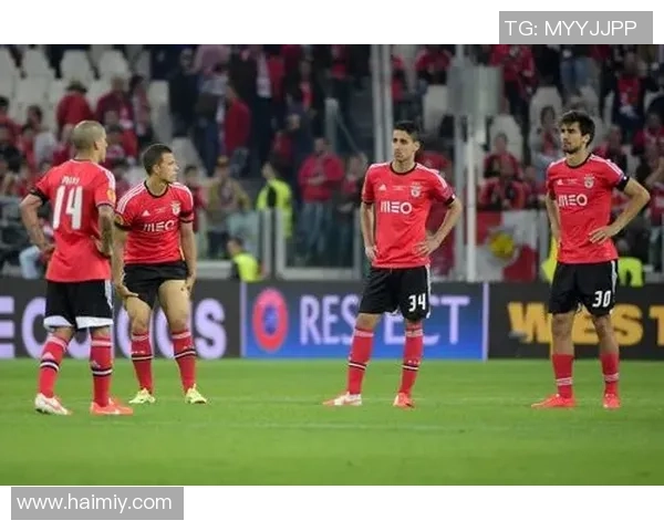 2025年全球十大足球球星排名盘点 谁是当今足坛最强球员 2025年全球十大足球球星排名盘点 谁是当今足坛最强球员